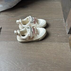 Kids Veja v-10 size 8.5